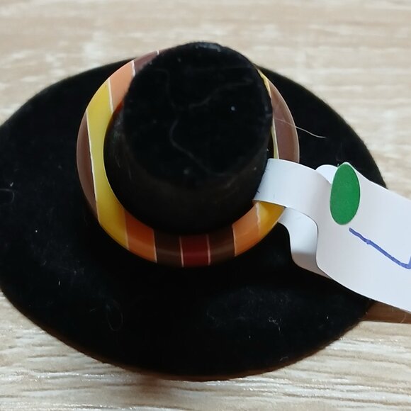 NWOT Size 7 Acrylic Brown Tone Ring #16 - Picture 13 of 15